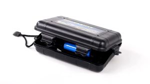 TaffLED Paket Senter LED Torch Cree XM-L T6 8000 Lumens + Charger + Box - E17 COB - Black