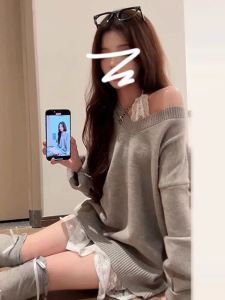 French Lazy Style Grey V-neck Long Sleeve Knitted Sweater Women Early Autumn 2024 New Small Size High-grade Feeling Top