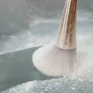 Professional Pink Slim Waist Powder Brush Long-handled Soft & Fluffy Powder Brushes for Contouring & Buffing