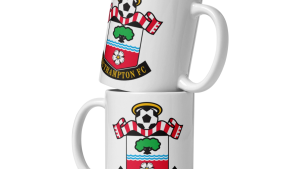 คูลเลอร์คิง Southampton FC แก้วกาแฟ 11 ออนซ์ สีขาว – เหมาะสำหรับชา กาแฟ และของขวัญ ของที่ระลึก