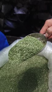 DAUN SELEDRI/SELEDRI KERING/SELEDRI FLAKE  UKURAN 1 KG DAN 10 KG