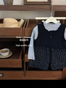 ชุดเด็กผู้หญิงสไตล์ฤดูใบไม้ร่วง ชุดสามชิ้น แฟชั่นลำลอง ลายดอกไม้ เสื้อกั๊ก เสื้อชั้นใน เสื้อผ้าเด็ก ผ้าโพลีเอสเตอร์