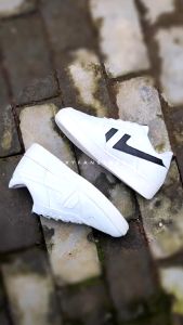 Sepatu Pria Dan Wanita Dewasa Terbaru 2024 sepatu putih sepatu hitam sepatu kasual sepatu sneakers