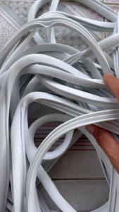 Ron nhét cửa nhôm 10ly bán lẻ mét