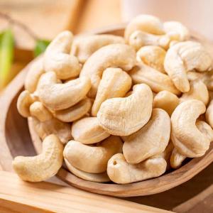 Roasted With Skin Cashew Nuts