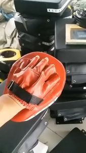 【Cai-Cai】เป้าล่อเตะ เป้าซ้อมชกมวย นวมชกมวย อุปกรณ์ซ้อมมวย เป้าล่อชกมวยเป้าซ้อมมวย Outshock PU