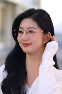 Ultralight Progressive Multifocus Reading Glasses Pure Titanium Frame for Women Durable Blue Light Blocking Hard Resin Lens