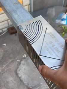 🔥ขายร้อน🔥ไม้บรรทัดวาดเส้นโค้ง จับมุม มัลติฟังก์ชั่น ป้องกันการกัดกร่อนและสนิม ตัวช่วยวัดระยะตัดเหล็ก