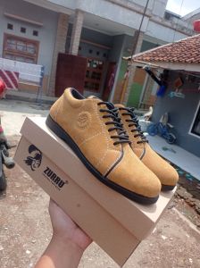 SEPATU KULIT SUEDE ZURRU