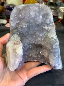 amethyst cluster raw stone from natural earth 🇧🇷巴西高品💯冰透晶牙🔮天然原矿紫晶镇  晶牙净体透透  也带着一颗冰透方解石 里面还有彩光🌈 & 红晶矿 背部左侧白水晶洞  跟晶镇结晶晶体完全不同   Height高: 10.5cm  width宽: 10.5cm x 11cm   weight重: 1.1kg  📍Johor Bahru 区可自行取货或邮寄服务