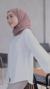 Kira Blouse Bahan Crepe Premium Atasan Kemeja Wanita Terbaru 2023 Kekinian nyaman adem polos lengan panjang simple remaja trendy Modis Elegan Fashion Muslimah Pusat Grosir Pakaian