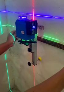 Khung treo máy lazer thê hệ mới kèm thước đo gắn tường tiện lợi