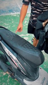KULIT JOK MOTOR SCOOPY COSTUM VARIO SARUNG JOK MOTOR BEAT AEROX PCX NMAX MIO PRES BUSA PRESS NMOR BAHAN TEBAL SARUNG COVER JOK MOTOR KHUSAERI STORE