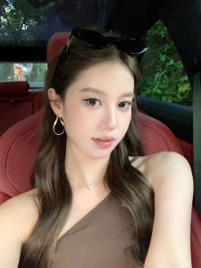 Peach Tea Gold Drop Earrings Womens Small Face Moebius Ring Ear Cuff Fashionable Korean Style Alloy Ear Studs Fresh out