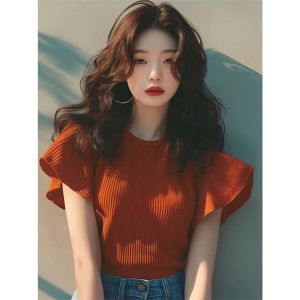 เสื้อสเวตเตอร์คอตั้งแขนสั้นสีแดง ทรงเข้ารูป สำหรับผู้หญิง ฤดูร้อน 2024 เสื้อคลุมกันหนาวแบบสวมหัว สไตล์ทำงาน ปกติ