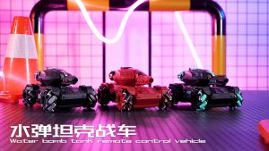 Xe tăng điều khiển từ xa bắn bom nước Xe tăng điều khiển có nhạc và đèn vượt địa hình