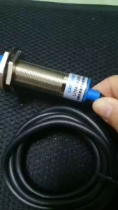 Cảm biến tiệm cận LJ18A3-8-Z/BX