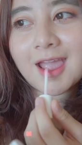 PELEMBAB BIBIR - PELEMBAB BIBIR ADERA - ADERA ECLIPS FRUITY LIP SERUM - SERUM BIBIR ADERA - SERUM PELEMBAB BIBIR