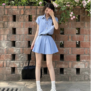 เสื้อโปโลลายทางสไตล์วิทยาลัย กระโปรง เดรส พรางหุ่น เอว สั้น กระโปรงพลีท ฤดูร้อน แฟชั่นสําหรับผู้หญิงสั้นเด็กผู้หญิง 2024 คอลเลกชัน