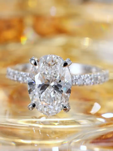 Queensun Platinum Lab Diamond Oval Halo Engagement Ring | Sparkling Diamond Band | Lab Diamond Engagement Ring | Sparkling Solitaire Diamond Band | Wedding Proposal Ring | Luxury Diamond Ring 18K 金主钻围镶副钻培育钻石