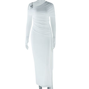 ชุดราตรียาวสีขาว ไหล่เอวกลาง กระโปรงทรงเอ แขนยาว ผ้าโพลีเอสเตอร์ ชุดราตรียาว ชุดราตรี ชุดงานเลี้ยง ชุดราตรีสีพื้น