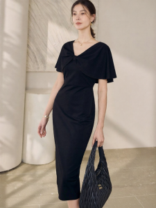 Roey s house | Elegant V-Neck Knit Dress Summer New Style Slimming Waistline Pleated Mid-Length Dress