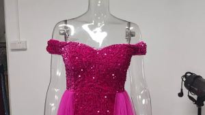 Đầm Dạ Hội Nhung Hồng Lệch Vai Romagic Dành Cho Nữ Có Đuôi Lưng Trần Chi Tiết Đính Sequin Lấp Lánh Thích Hợp Cho Đám Cưới Dạ Hội 2025