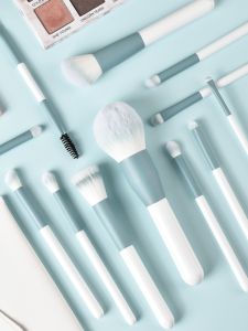 OAMC Sky Clear 12-Piece Makeup Brush Set Ultra Soft Hair Powder Brush Sharp Edge Brush Color Application Tool Long Handle