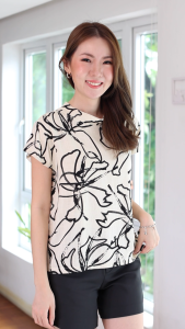 Narinari : PT0144 Back-Button Breeze Top