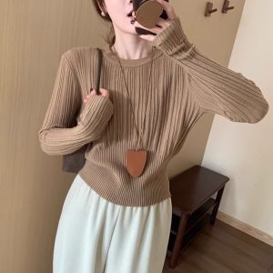 Slim Fitted Round Neck Knitwear Top Female