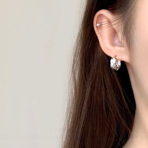 Elegant Diamond Pattern Simple High-End Versatile Womens Ear Cuff Hoop Earrings Fashionable Jewelry Accessory