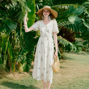 XIANGYING | French Style V-Neck Floral A-Line Waist-Cinching Puff Sleeve Embroidered Dress
