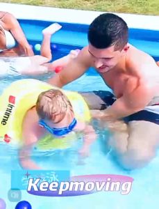 สระน้ำเป่าลม คุณสมบัติของรุ่น 1.2-3.0 เมตร 2 ชั้น และ 3 ชั้น สมาร์ท สำหรับสองในช่วงเวลา 24 ชั่วโมง นอกเหนือจากนี้ คุณยังสามารถเลือกสระว่ายน้ำที่มีปั๊มไฟฟ้าได้ สำหรับสดๆ และวันฮ่อกกับส้มตำ สร้างสรรค์เพื่อการแสดงความสอดคล้องของคุณ