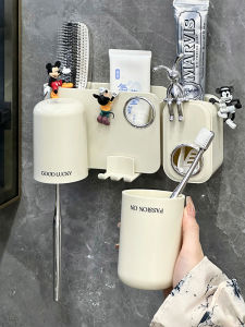 ตู้เก็บของสำหรับแปรงสีฟันแบบติดผนังพร้อมแก้วสำหรับใส่ยาสีฟันและแก้วสำหรับใช้หลังอาหารสำหรับคู่รัก วัสดุ PP ทนทานต่อการซักได้