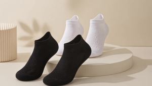 5 or 10 Pairs Womens Thin Breathable Mesh Ankle Socks Low Cut Knit Casual Sports Socks Black or White One Size