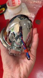 ไฟหน้ากลมมอเตอร์ไซค์ ไฟหน้ากลม มีแก๊ป มีน๊อตขายึด ชุบโครเมี่ยม 901 ทั่วไป 12v. ทั้งชุดมีสายไฟเเละหลอดไฟ/ HMA Brand