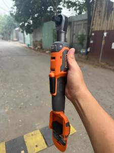 Máy Bulong góc Ridgid 18v ko thanhàng mỹ lướt 98-99% chưa xài. Nhỏ gọn lực siêu mạnh 0971.72.70.74
