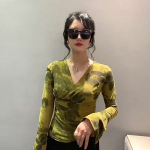 AMMIN 2024 Autumn new French cross V-neck fashion floral print flared sleeve stretch T-shirt woman Korean style long sleeve elegant blouse