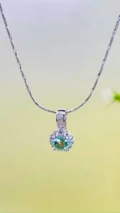 Mặt dây chuyền bạc xi bạch kim tròn nhỏ đai baguet chủ moissanite Mỹ D/FL kiểm định GRA size 5.5mm Mặt dây chuyền đính kim cương Moissanite màu trắng và màu xanh - KIM LỘC PHÁT MTBG15