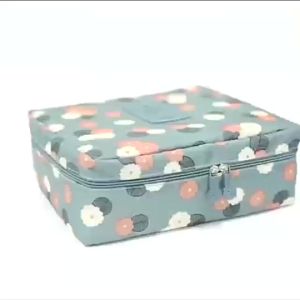 Pouch Makeup Travelling / Tas Kosmetik Organizer Travelling