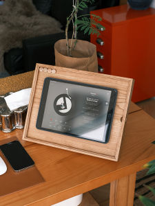 Solid Wood Flat Panel Computer General Bracket for Huawei Apple Xiaomi iPad Display Photo Frame Table Setting