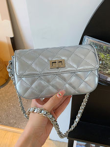 Elegant Silver Chain Crossbody Bag Womens Simple Fashion Summer Trend Diamond Pattern Soft PU Leather Zipper Closure Handbag