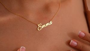 Kalung Cewek Anti Karat Ukir Nama: Keindahan & Kualitas