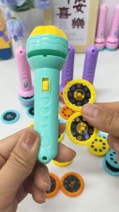 Đèn pin chiếu 80 hình (10 thẻ) nhiều chủ đề cho bé khám phá thoả thích