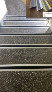 Nẹp Nhôm L41x20 Nẹp chống trượt cầu thang tam cấp. Thanh dài 2m7