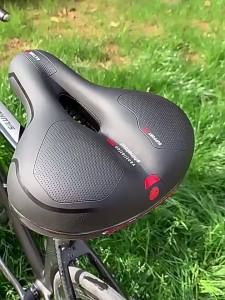 Universal Bicycle Seat High-Quality Seat with Shock Absorption Function Waterproof PU Leather Suitable for Cycling Trips.