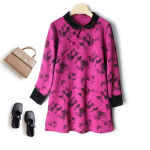 ชุดเดรสยาวแขนยาวสีแดงดอกกุหลาบสไตล์จีนโบราณ คอปกพับ สไตล์ฤดูใบไม้ร่วงและฤดูหนาว ชุดกี่เพ้าใหม่