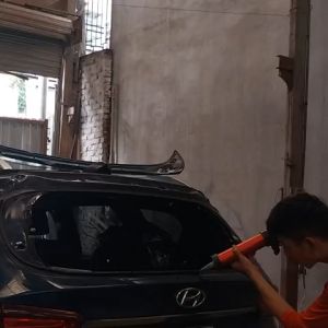 KÍNH CHẮN GIÓ SAU HYUNDAI SANTAFE 2018-2022