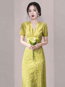 High-End Affordable Luxury Goddess Temperament Elegant V-neck Floral Dress Summer Tea Break French Romantic Slim-Fit Figure Flattering Long Dress