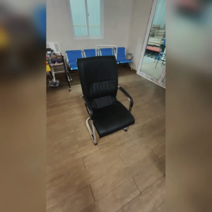 เก้าอี้สำนักงานไม่มีล้อ[501] ผิวหนัง สีดำ ขาเหล็กชุปโครเมี่ยม แข็งแรง